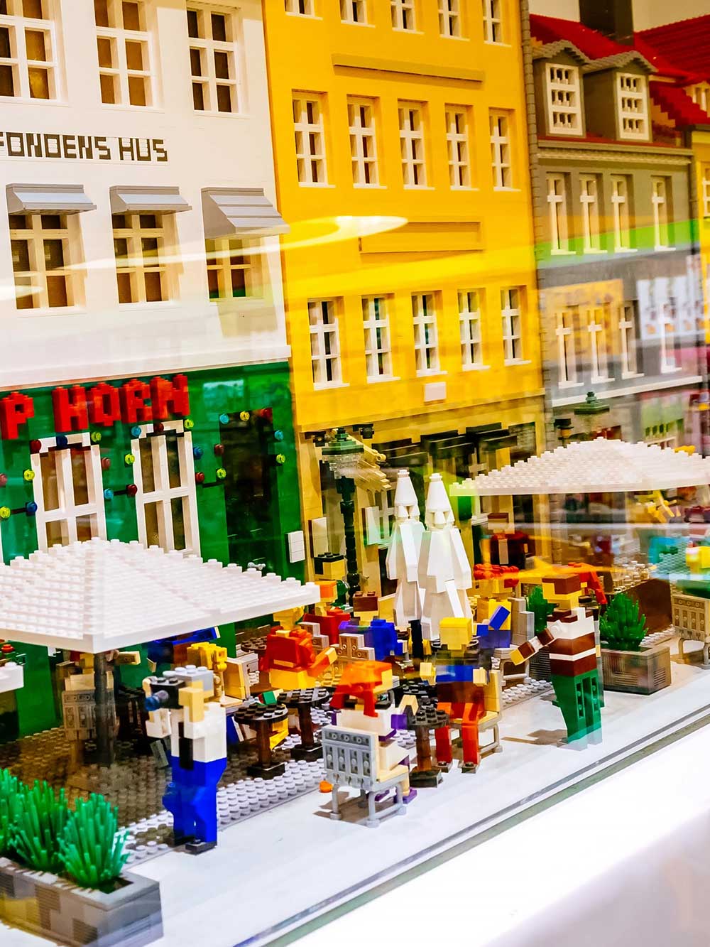 LEGO® Complete Sets & Packs